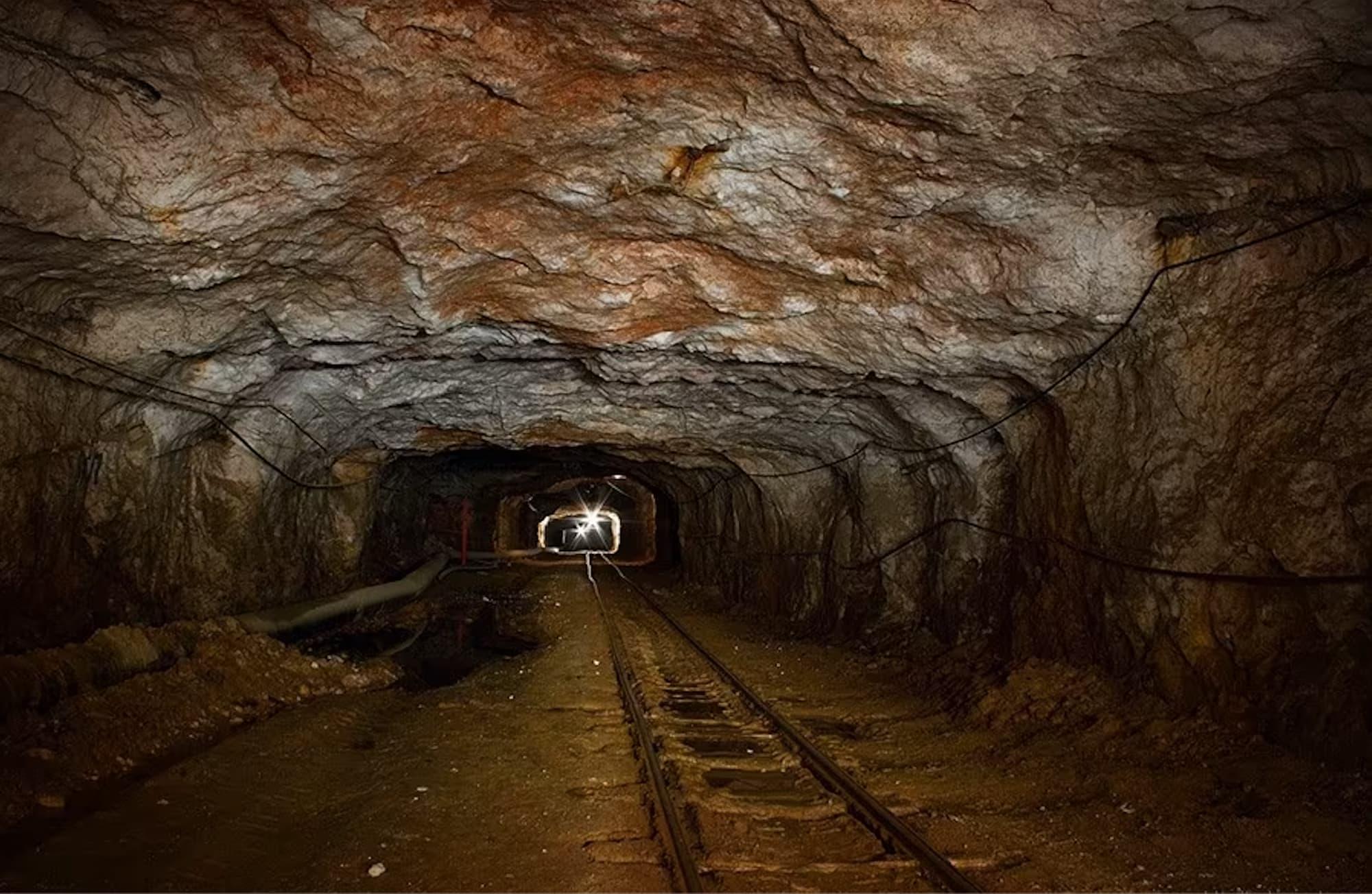 Пешеланский музей горного дела, геологии и спелеологии