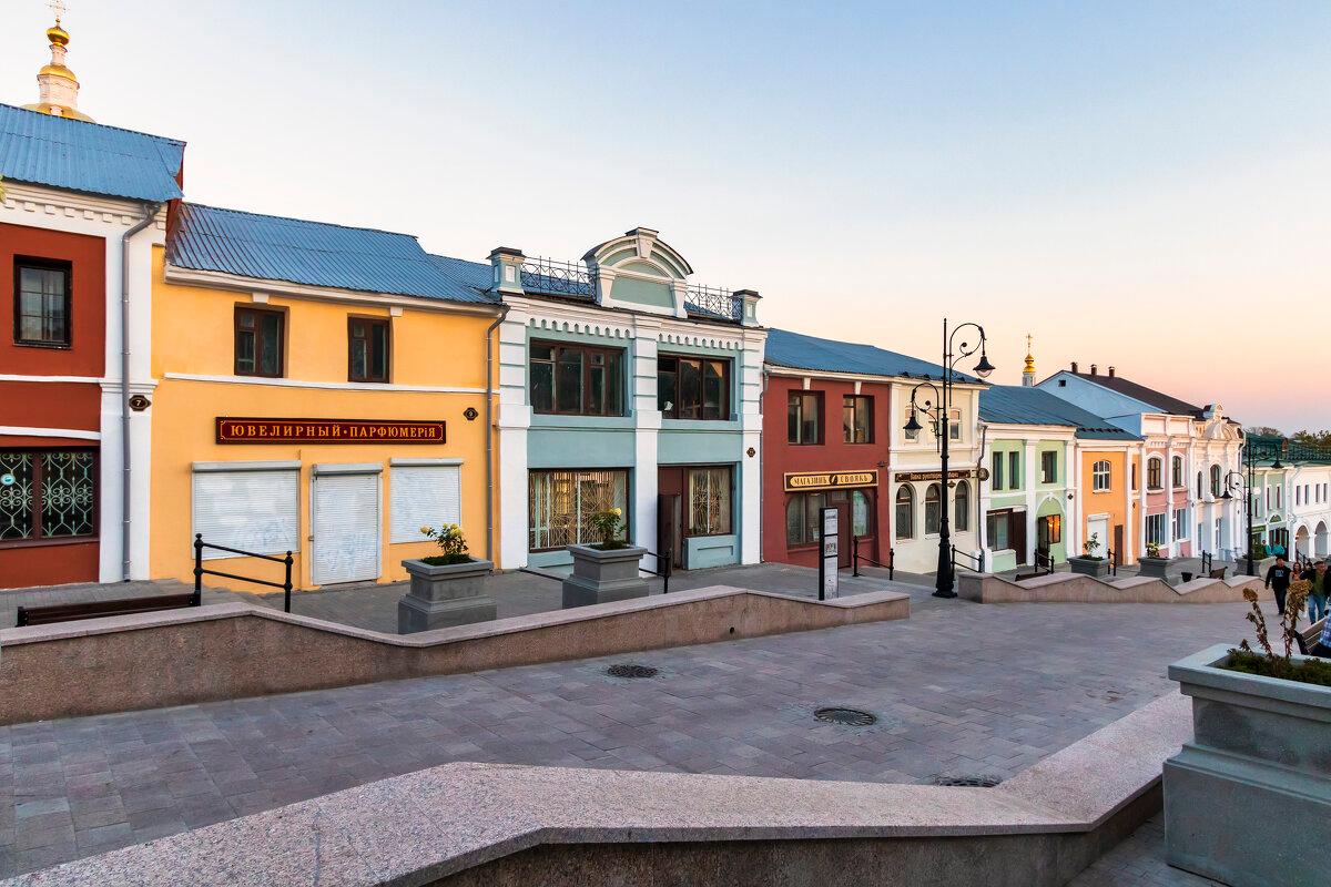 Центр Арзамаса: съезд к Гостиному ряду, где храмы, магистрат и торговля встречаются на одной улице