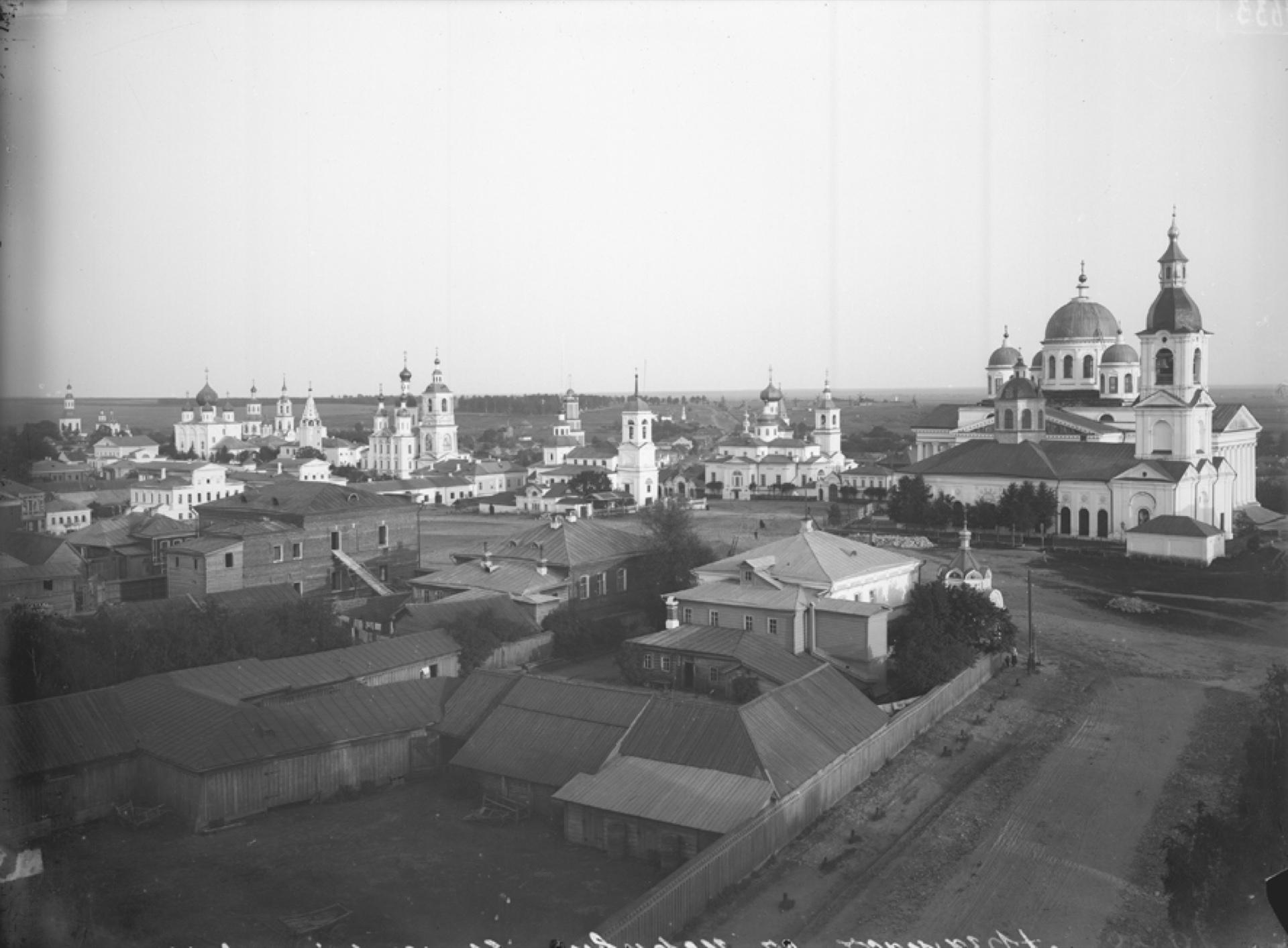 Вид на храмы Арзамаса с северной стороны